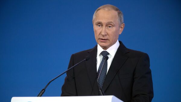 Председник Русије Владимир Путин говори на Руској енергетској недељи - Sputnik Србија