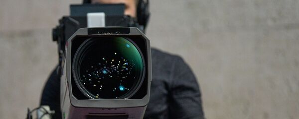 Камерман током преноса атлетског турнира Руска зима 2016 - Sputnik Србија