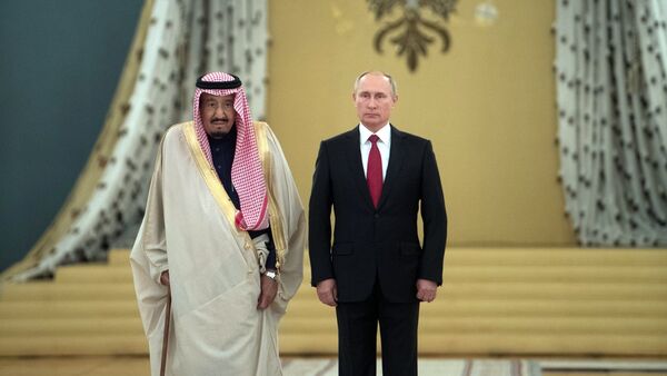 Председник Русије Владимир Путин и саудијски краљ Салман ибн Абдел Азиз Сауд - Sputnik Србија