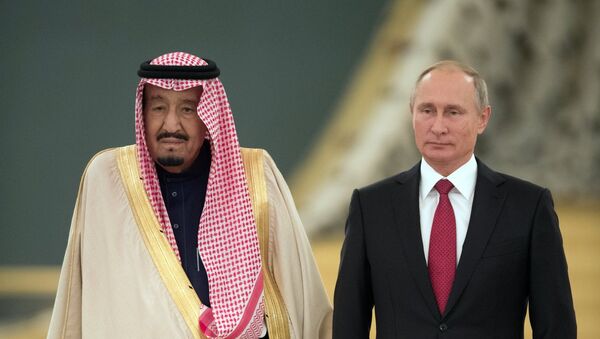Председник Русије Владимир Путин и саудијски краљ Салман ибн Абдел Азиз Сауд - Sputnik Србија