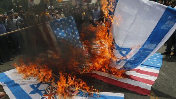 Паљење застава САД и Израела у Ирану - Sputnik Србија