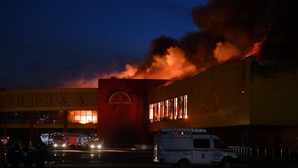 Požar u trgovinskom centru Sindika u Moskvi - Sputnik Srbija