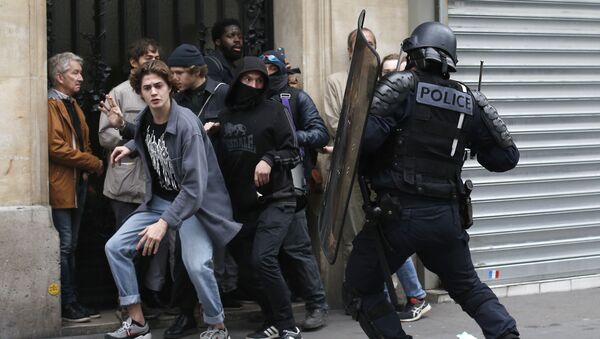 Policija u sukobima sa građanima u Parizu, 10.10.2017. - Sputnik Srbija