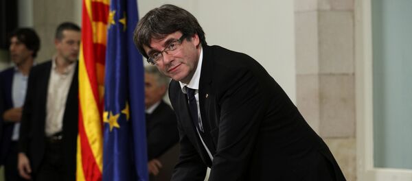 Карлес Пуџдемон потписује декларацију о независности Каталоније - Sputnik Србија