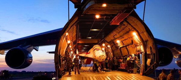 МиГ-29 у антонову на аеродрому у Батајници. - Sputnik Србија