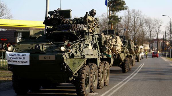 Конвој оклопних возила НАТО војске иде из Немачке у Пољску - Sputnik Србија