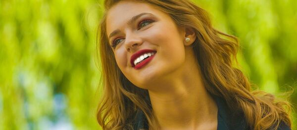 Devojka. Devojka. - Sputnik Srbija