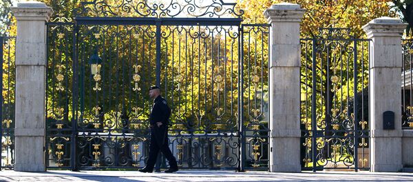 Policija ispred Kulmerovih dvorova, rezidencije porodice Todorić - Sputnik Srbija