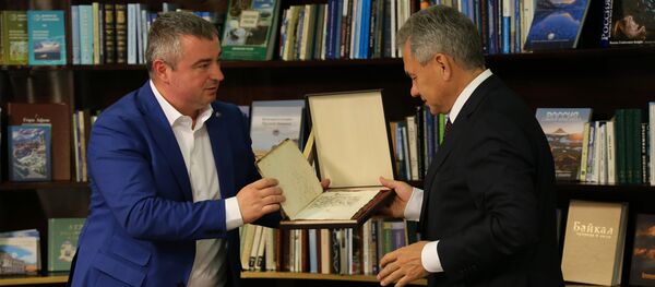 Душан Бајатовић и Сергеј Шојгу - Sputnik Србија