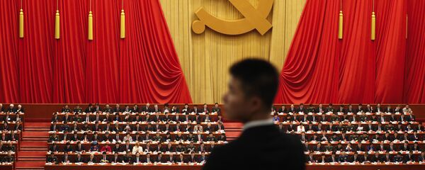 Vojnik stoji tokom govora kineskog predsednika Si Đinpinga na ceremoniji otvaranja 19. kongresa Komunističke partije u Pekingu - Sputnik Srbija