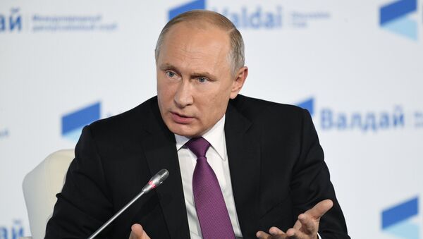 Председник Русије Владимир Путин током седнице дебатног клуба Валдај - Sputnik Србија