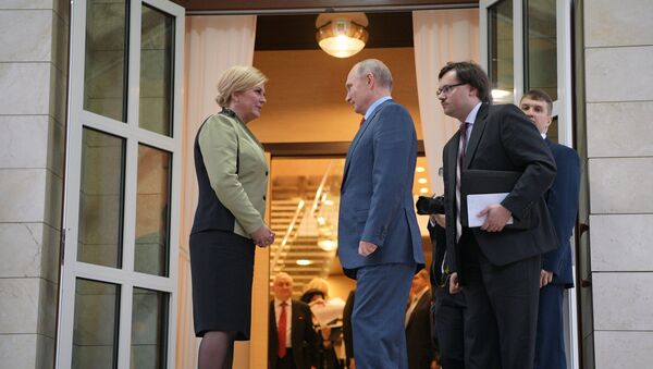 Vladimir Putin i Kolinda Grabar Kitarović u Sočiju - Sputnik Srbija