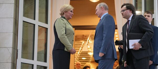 Владимир Путин и Колинда Грабар Китаровић у Сочију Владимир Путин и Колинда Грабар Китаровић у Сочију - Sputnik Србија
