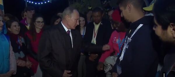 Predsednik Rusije Vladimir Putin u susretu sa studentima - Sputnik Srbija