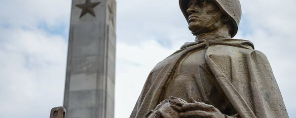 Споменик совјетским војницима у Варшави - Sputnik Србија