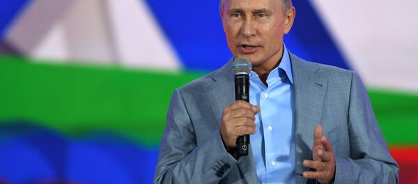 Predsednik Rusije Vladimir Putin na Svetskom festivalu omladine i studenata Predsednik Rusije Vladimir Putin na Svetskom festivalu omladine i studenata - Sputnik Srbija