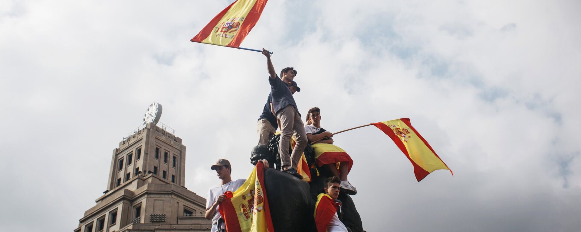 Учесници акције за очување јединства Шпаније у Барселони - Sputnik Србија, 1920, 04.03.2026