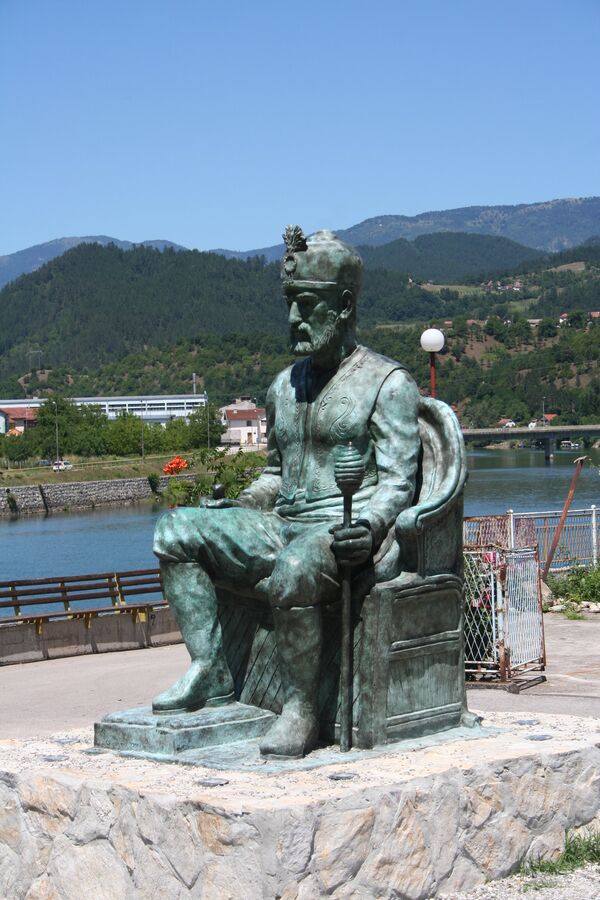 Spomenik Mehmed paši Sokoloviću u Višegradu. Spomenik Mehmed paši Sokoloviću u Višegradu. - Sputnik Srbija