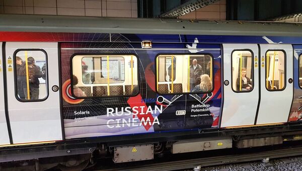Tematski voz Srce Rusije u londonskom metrou - Sputnik Srbija