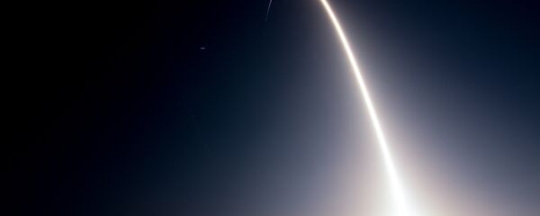 Лансирање ракете Фалкон 9 са војне базе Ванденберг у Калифорнији - Sputnik Србија