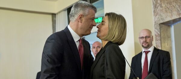 Hašim Tači i Federika Mogerini Hašim Tači i Federika Mogerini - Sputnik Srbija