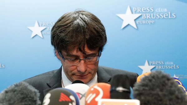 Smenjeni katalonski lider Karles Pudždemon na konferenciji za medije u Briselu - Sputnik Srbija
