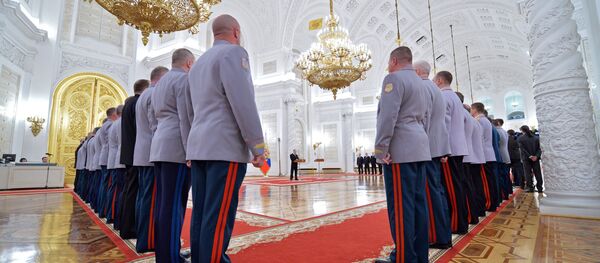 Председник Русије Владимир Путин на церемонији унапређивања официра у Кремљу - Sputnik Србија