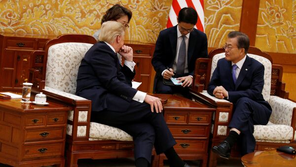 Donald Tramp sa južnokorejskim predsednikom Mun Džae-inom - Sputnik Srbija