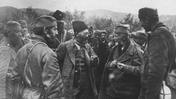 Draža Mihailović sa svojim vojnicima - Sputnik Srbija