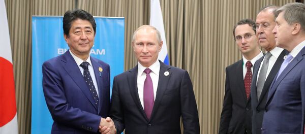 Владимир Путин и Шинзо Абе - Sputnik Србија