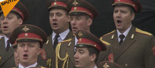 Ansambl Aleksandrov u  istoimenom parku u Beogradu izvodi pesmu Tamo daleko - Sputnik Srbija