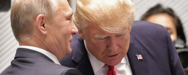 Председнци Русије и САД, Владимир Путин и Доналд Трамп, на самиту АПЕК-а у Вијетнаму Председнци Русије и САД, Владимир Путин и Доналд Трамп, на самиту АПЕК-а у Вијетнаму - Sputnik Србија
