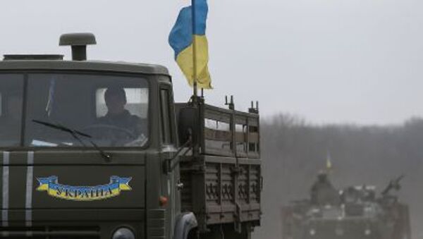 Украјински војници у оклопним возилима иду у Доњецкој области - Sputnik Србија