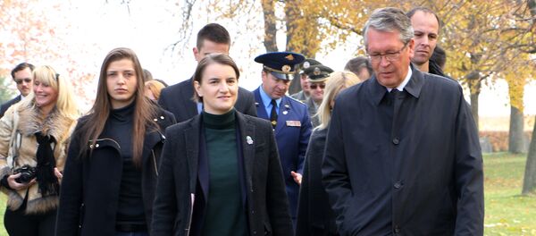 Premijerka Srbije Ana Brnabić i ambasador Rusije u Beogradu Aleksandar Čepurin Premijerka Srbije Ana Brnabić i ambasador Rusije u Beogradu Aleksandar Čepurin - Sputnik Srbija