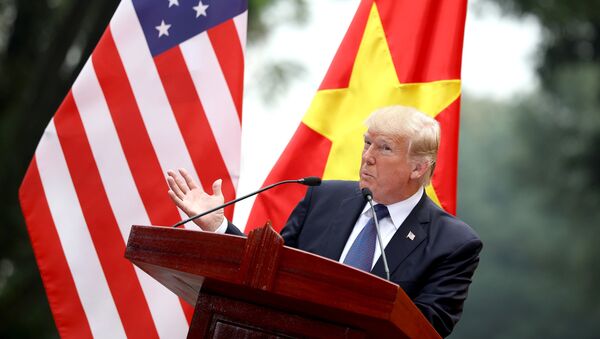 Predsednik SAD Donald Tramp govori na konferenciji za medije u Hanoju u Vijetnamu - Sputnik Srbija