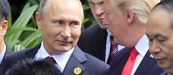 Путин и Трамп на самиту АПЕК-а - Sputnik Србија