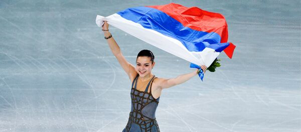 Klizačica na Olimpijskim igrama sa ruskom zastavom. Klizačica na Olimpijskim igrama sa ruskom zastavom. - Sputnik Srbija