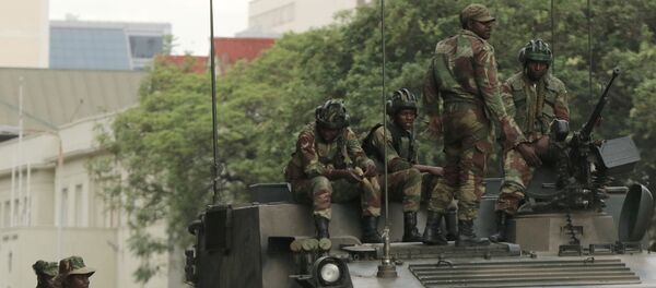 Vojska Zimbavea na ulicama glavnog grada Harere. Vojska Zimbavea na ulicama glavnog grada Harere. - Sputnik Srbija