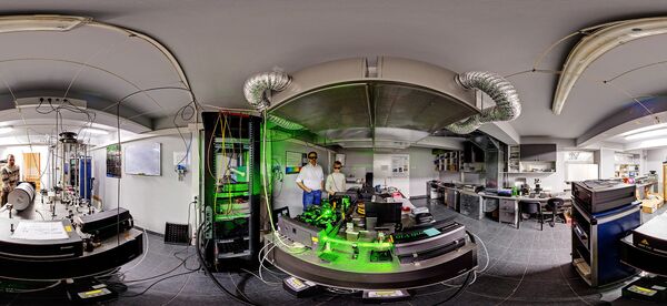 Наука у изолацији: Вирус корона затворио лабораторије у читавом свету - Sputnik Србија