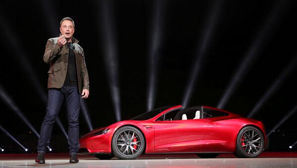 Direktor kompanije Tesla Ilon Mask predstavlja automobil Roadster 2 u Kaliforniji - Sputnik Srbija