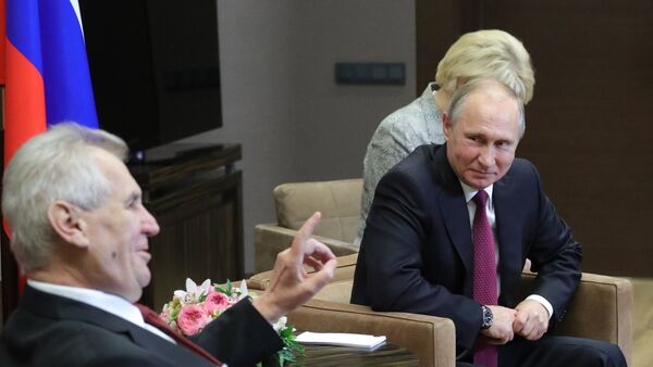 Председници Чешке и Русије Милош Земан и Владимир Путин током састанка у Сочију - Sputnik Србија
