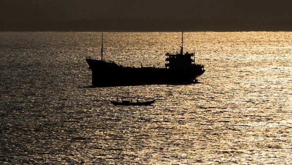Брод у Јужном кинеском мору на обали Да Нанга - Sputnik Србија