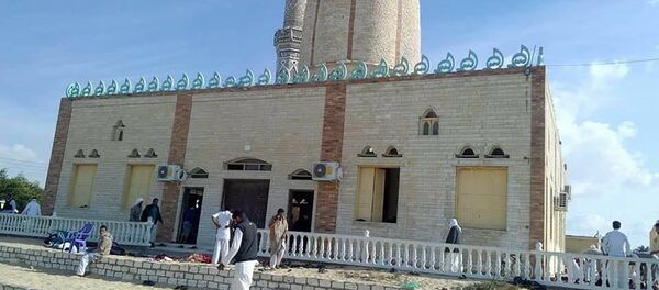 Džamija Ravadah u Severnom Sinaju u Egiptu posle terorističkog napada. Džamija Ravadah u Severnom Sinaju u Egiptu posle terorističkog napada. - Sputnik Srbija