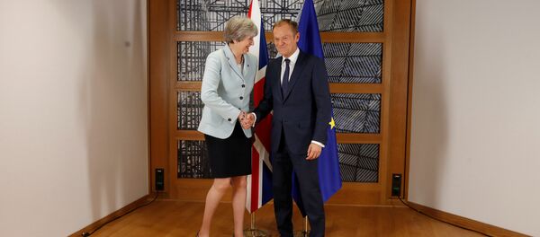 Тереза Меј и Доналд Туск у Бриселу - Sputnik Србија