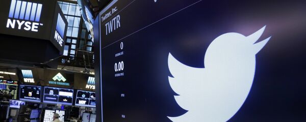 Лого Твитера на вратима зграде њујоршке берзе - Sputnik Србија