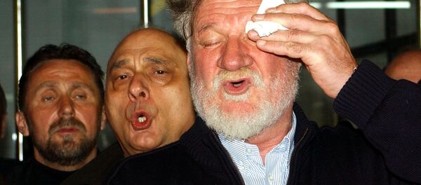 Генерал ХВО-а Слободан Праљак на загребачком аеродрому уочи одласка у Хаг 5. априла 2004. Генерал ХВО-а Слободан Праљак на загребачком аеродрому уочи одласка у Хаг 5. априла 2004. - Sputnik Србија