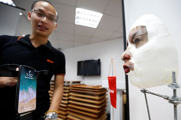 Фејс Ај Ди користи технологију АИ   - Sputnik Србија