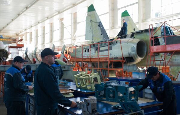 Нигде није забележено, али Белоруси су нам много помогли у време санкција, кад год је требало њихов 558. авијацијски ремонтни завод из Барановича би је ту да помогне, каже за Спутњик Александар Радић. - Sputnik Србија