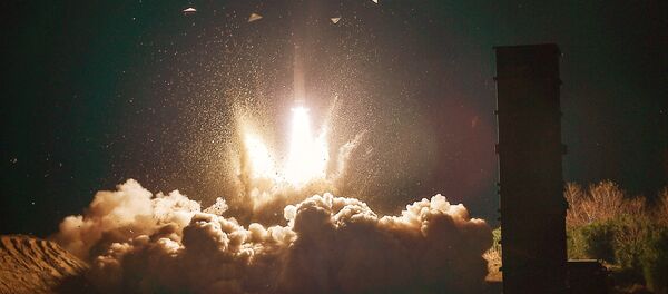 Севернокорејска ракета квасонг-15 Севернокорејска ракета квасонг-15 - Sputnik Србија