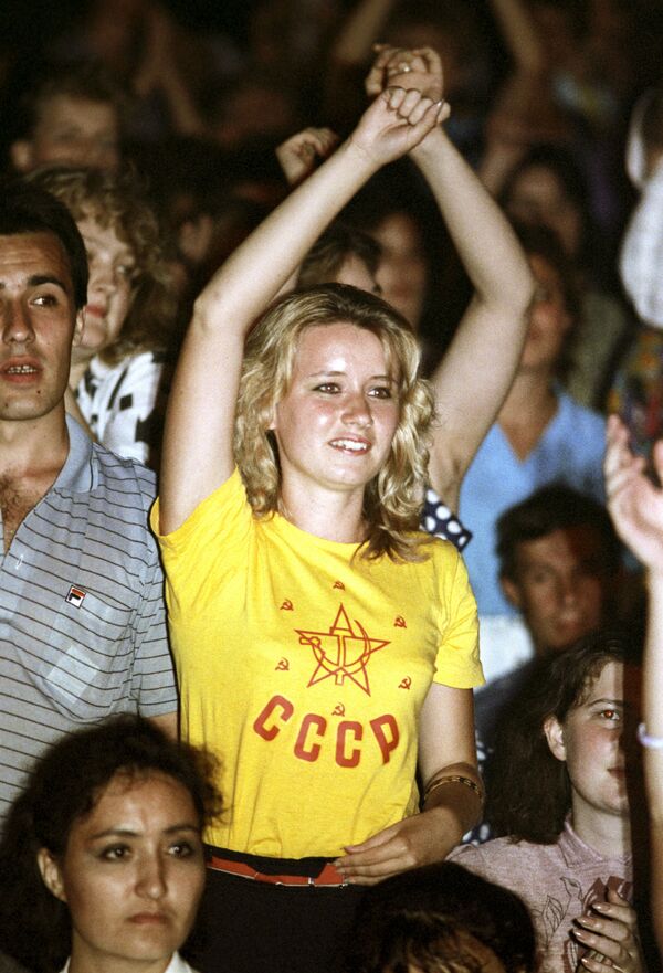 Времеплов: Како се забављала совјетска омладина - Sputnik Србија
